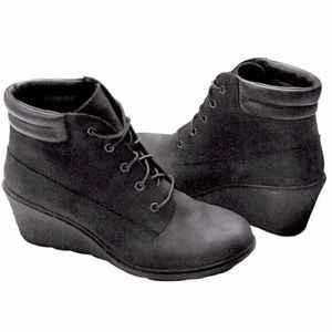 Timberland ‘Amston’ Black Leather Lace-up Wedge Lug Sole Boots Size: 9.5